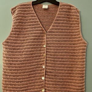 Whitefish Bay Textured V-Neck Sweater Vest in Pink and Brown